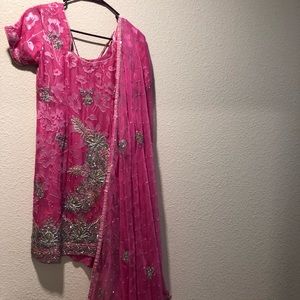 3 piece pure silk outfit (Top,bottom& scarf) 😍🎉